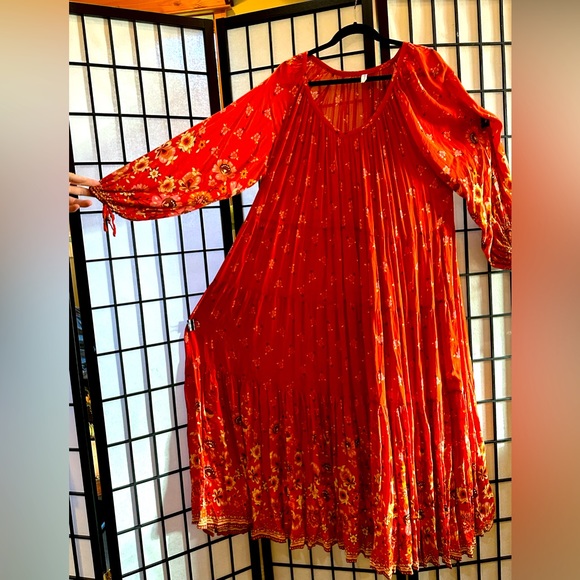 Spell Dresses & Skirts - Spell Red n Red flowery Gown sz L Beautiful movement soft & forgiving Like New🌺